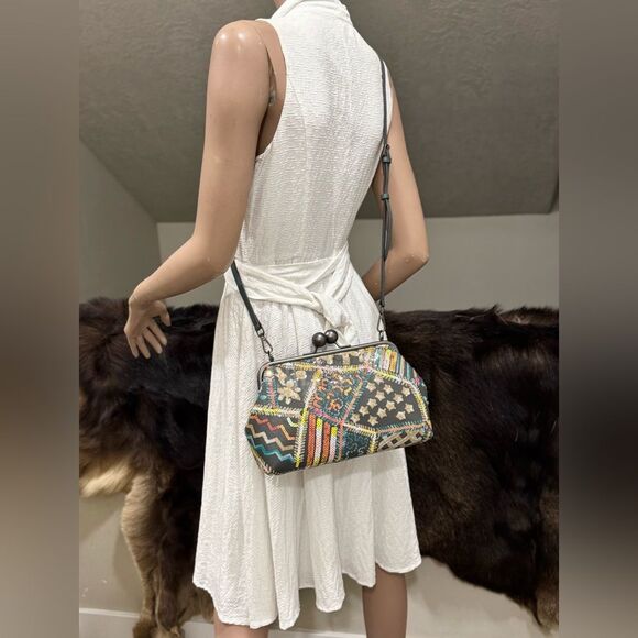 Sequin Embroidered Leather Handmade Kisslock Clutch Bag with 2 Strap Styles - Picture 7 of 16